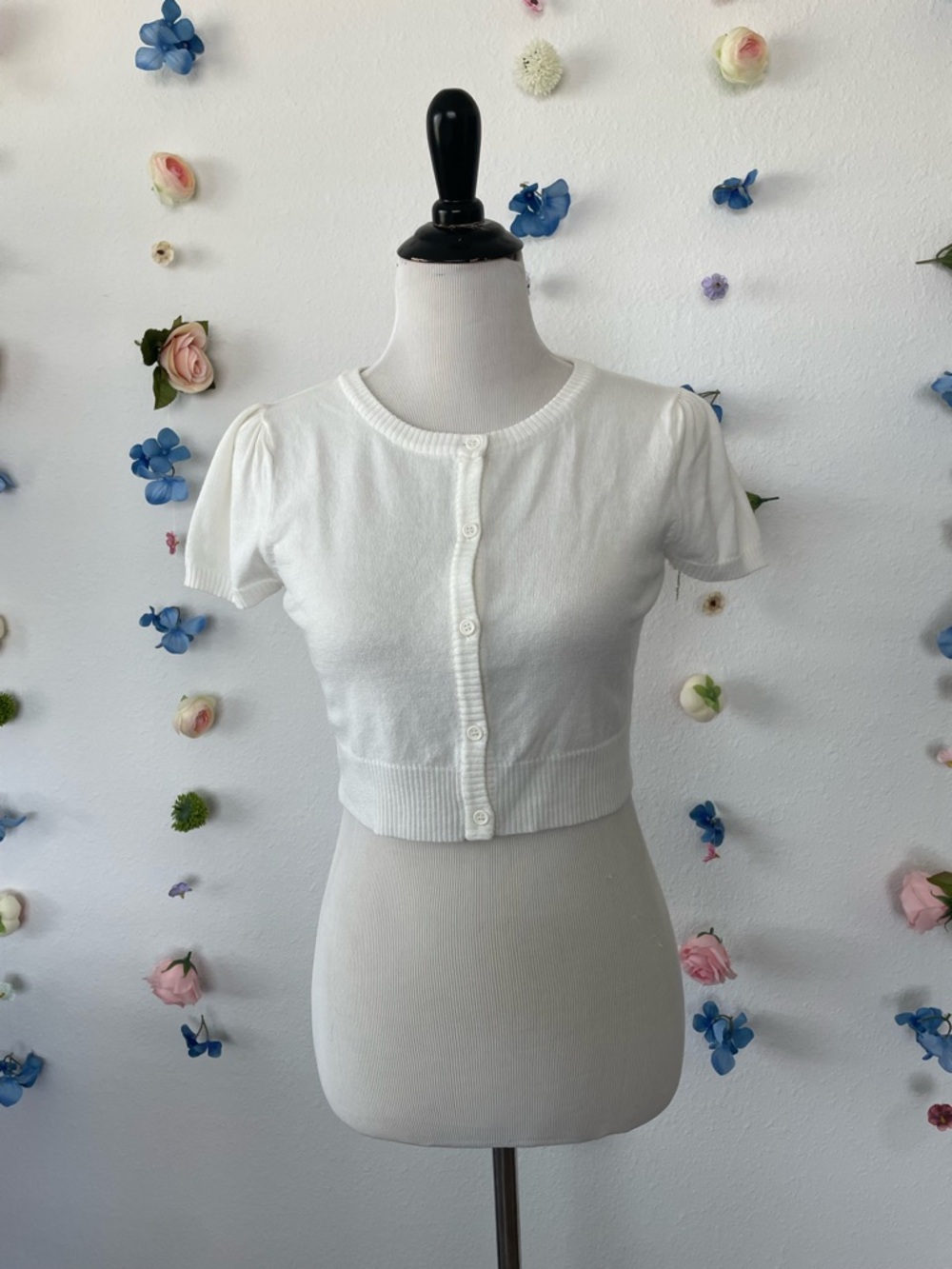 White Cropped Button-Front Knit Top - Women